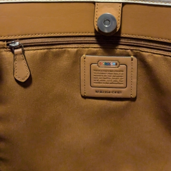 NEW Coach City Tote Bag with Rainbow Signature Canvas - Picture 3 of 15